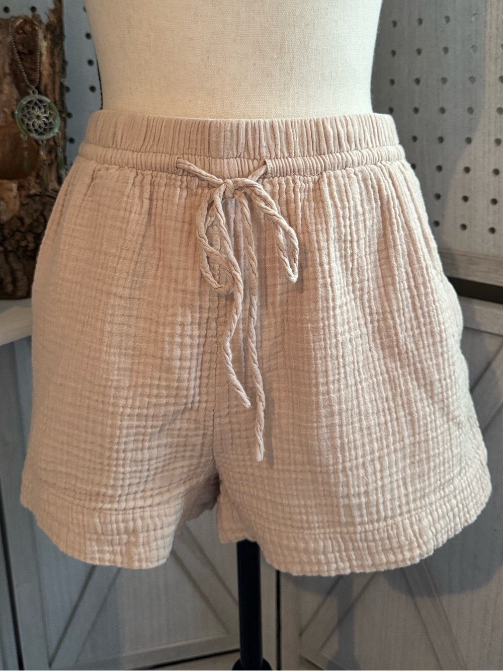H&M Gauze Drawstring Shorts – Cream – Size Small